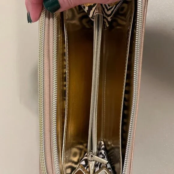 Steve Madden Clutch/Wallet - Picture 5 of 6